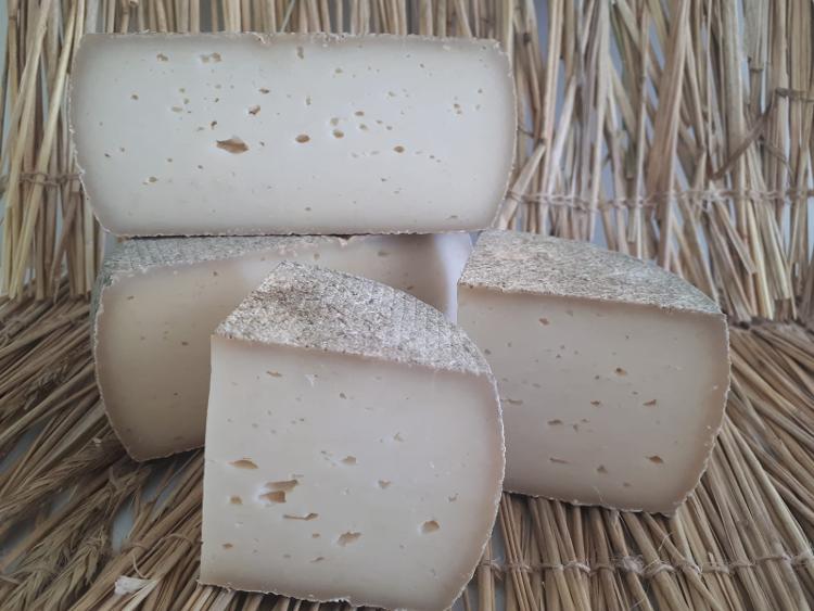SAINT DONATIEN TOMME FERMIERE AU LAIT CRU ENTIER DE CHEVRE